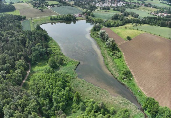 Der Deisendorfer Weiher von oben fotografiert